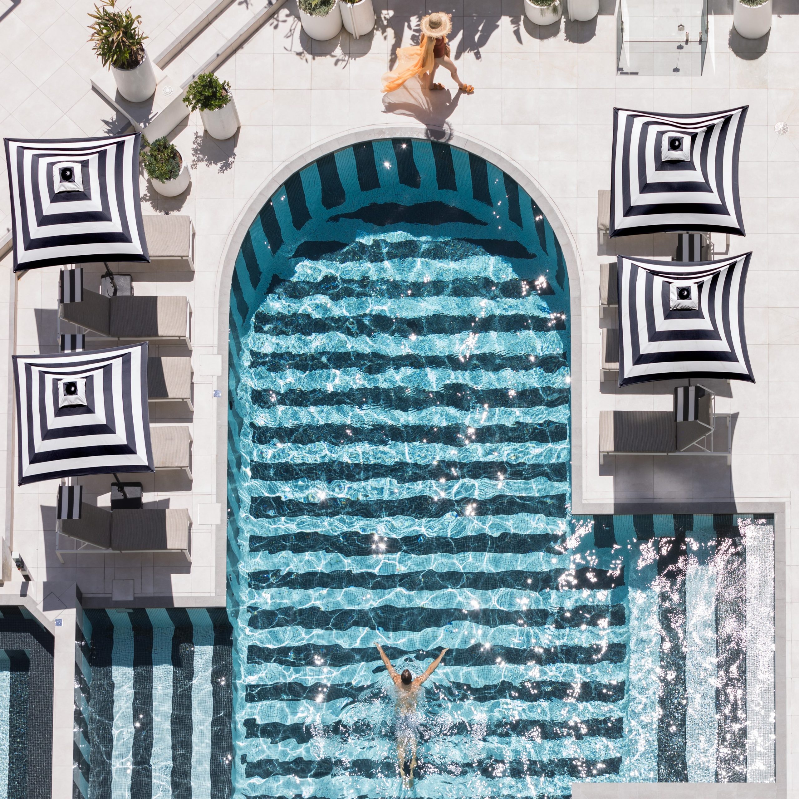 12 Hotels brand image