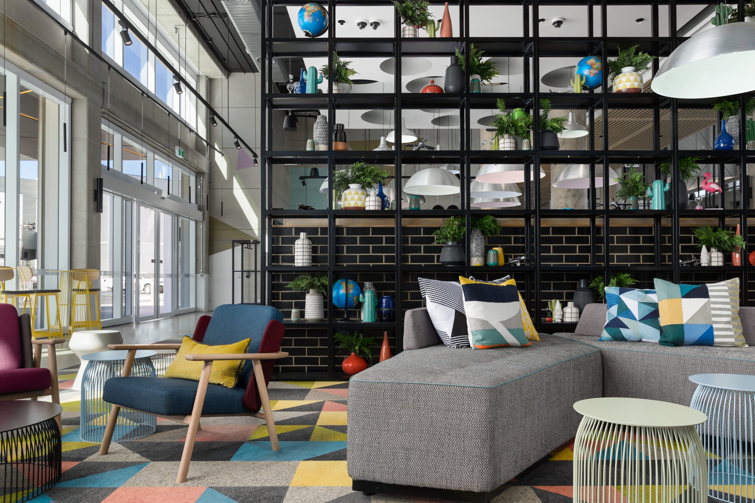5 Hotels brand image