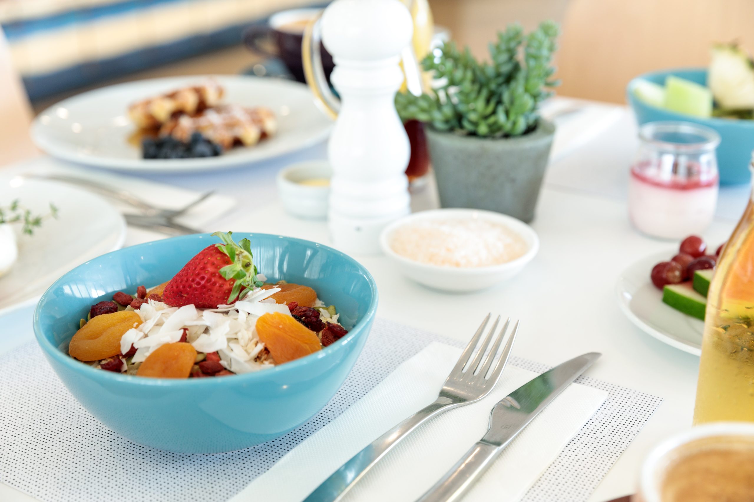 Daily buffet breakfast highlight image