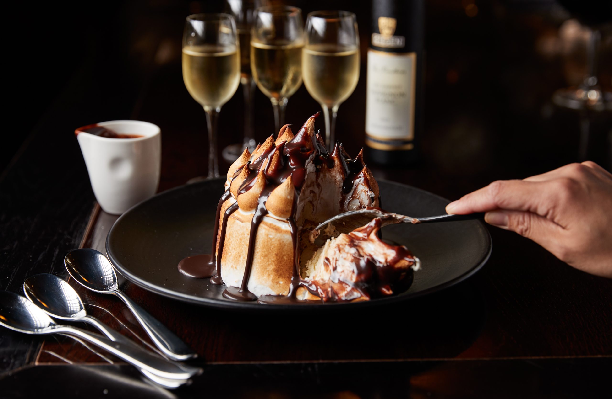 $25 dining credit per day highlight image