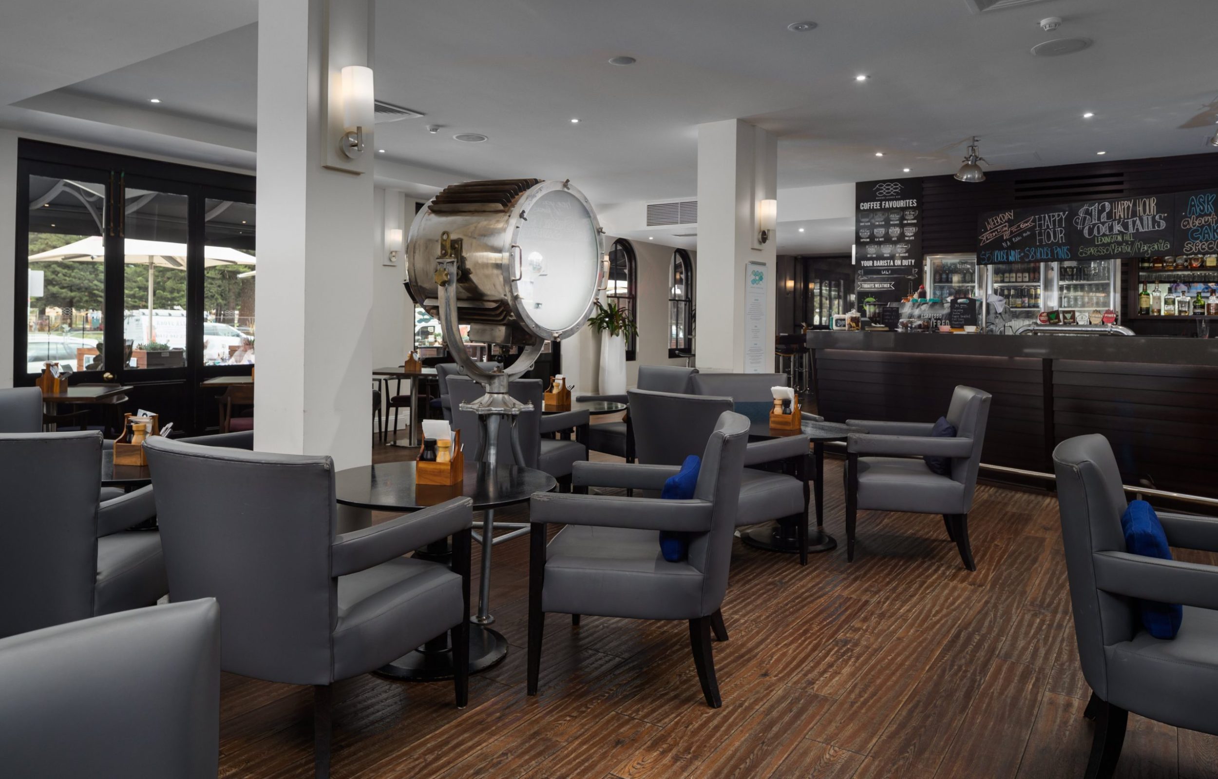 Marine Lounge Bar image