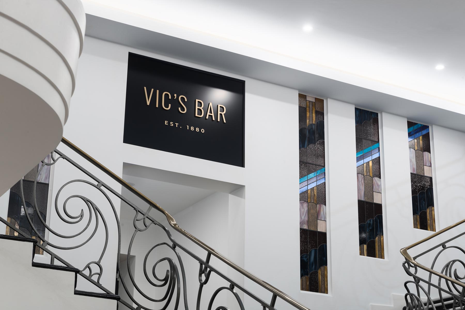 Vic’s Bar image