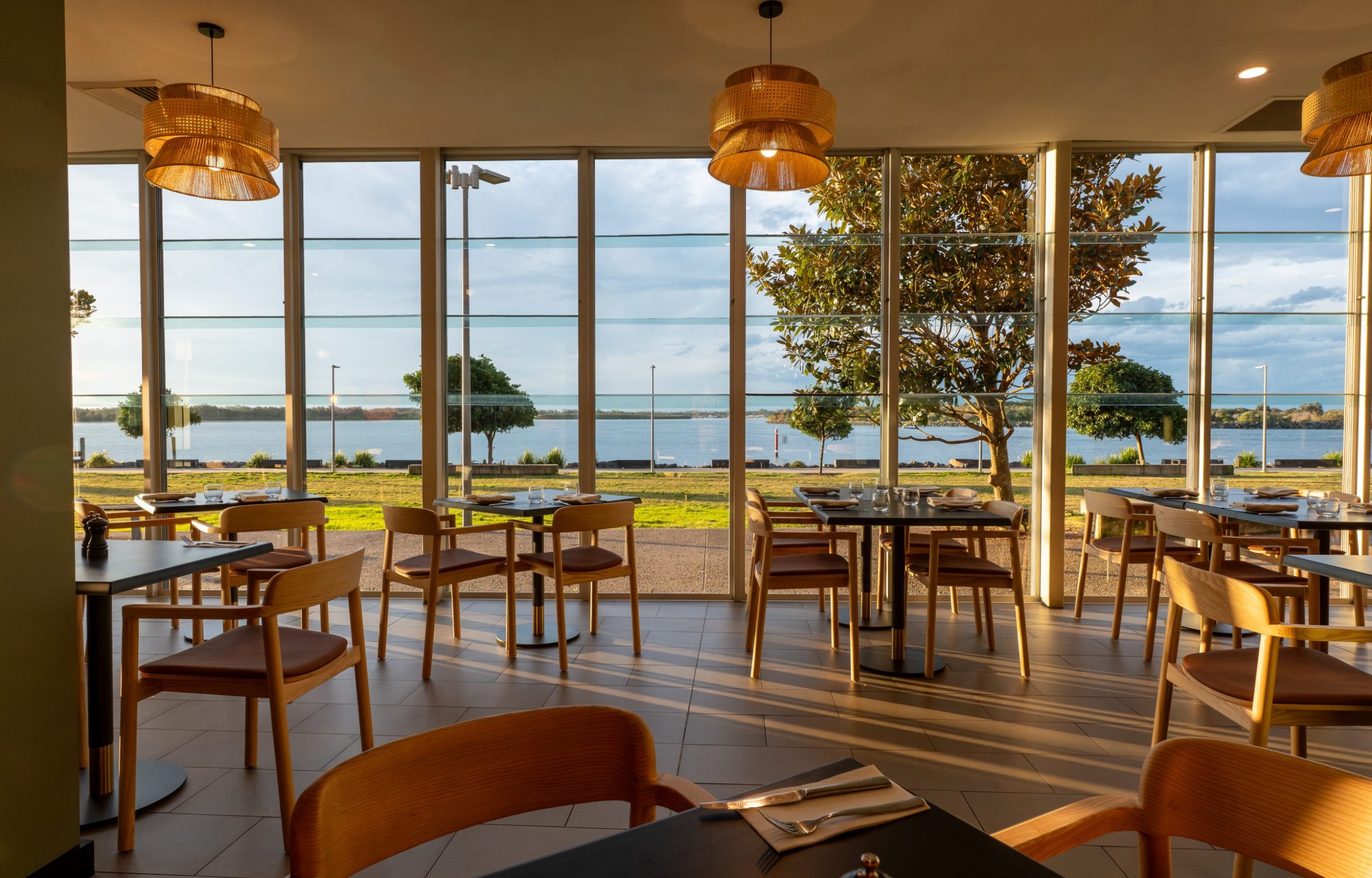 Vivo Bar & Table  restaurant or bar image